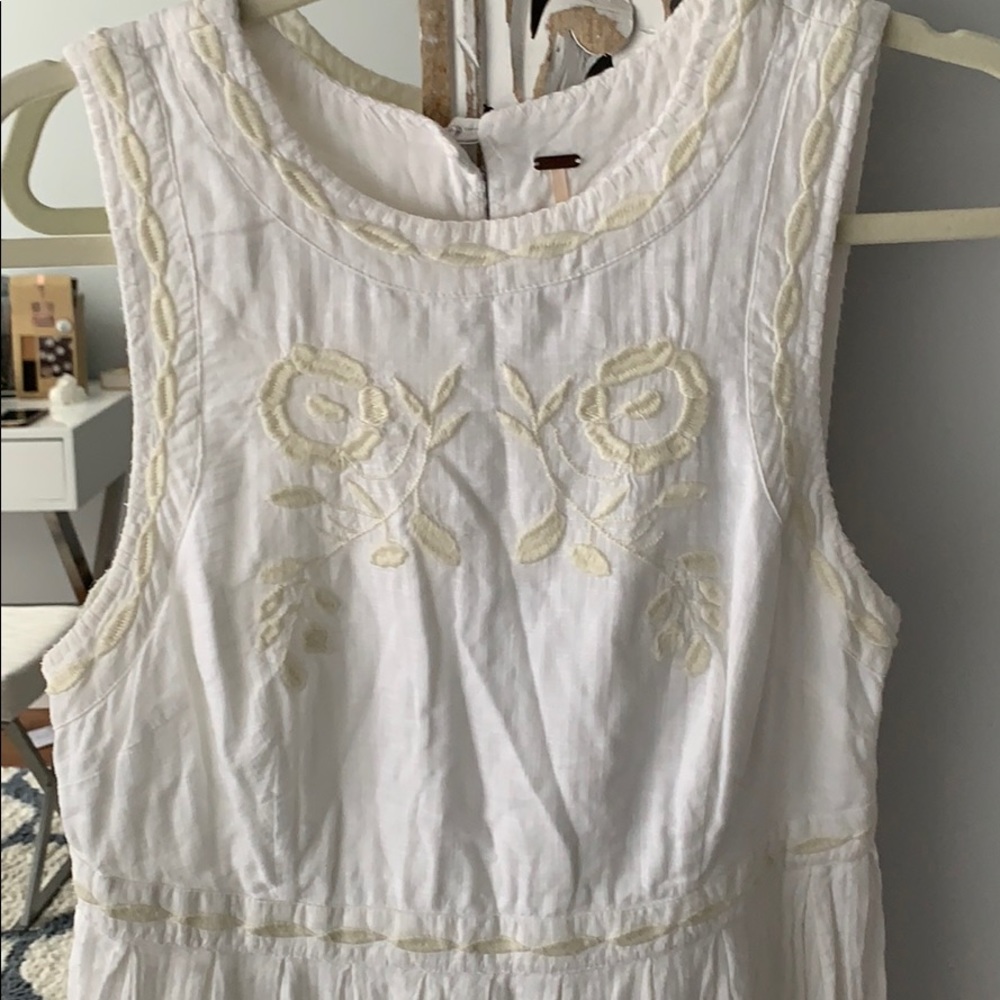 Dress - Picture 2 of 4